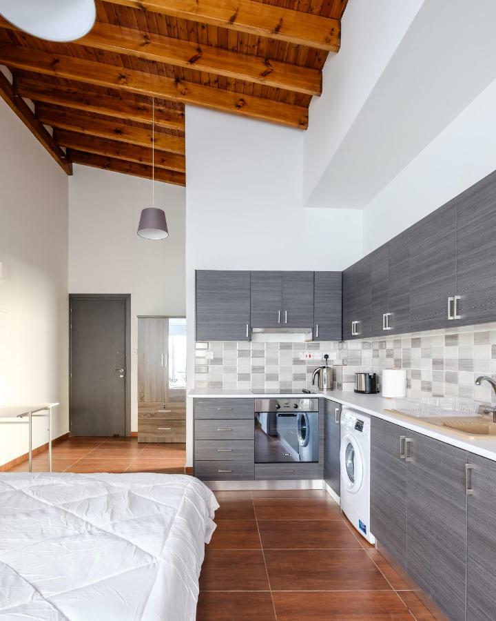 The Loft Studio Appartement Larnaca Buitenkant foto