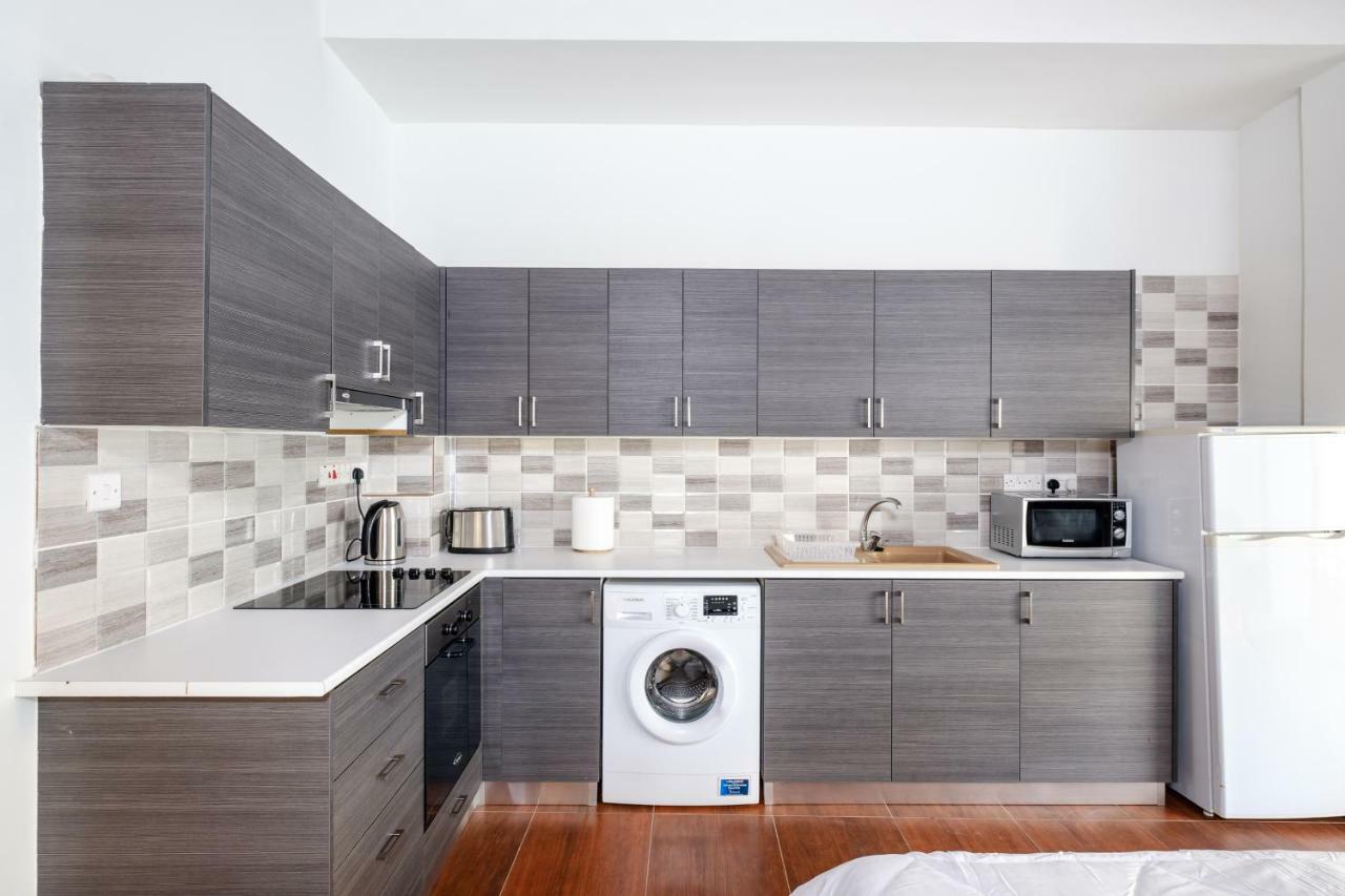 The Loft Studio Appartement Larnaca Buitenkant foto